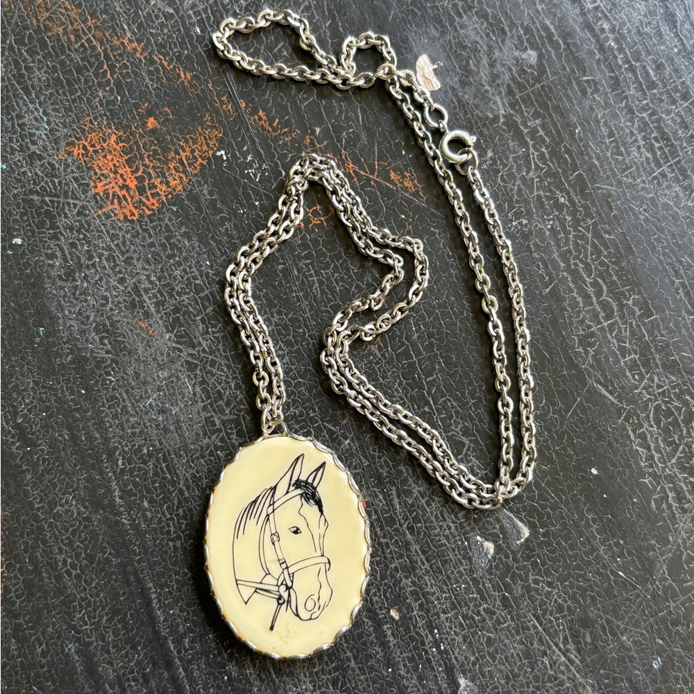 vintage horse pendant necklace